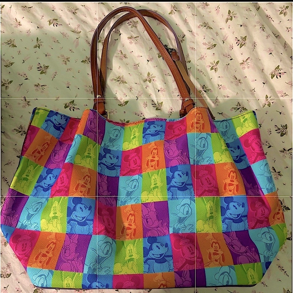 beautiful RARE Dooney & Bourke Disney 2017 (only!) “Pop Art” Flynn shoulder bag - Picture 2 of 6
